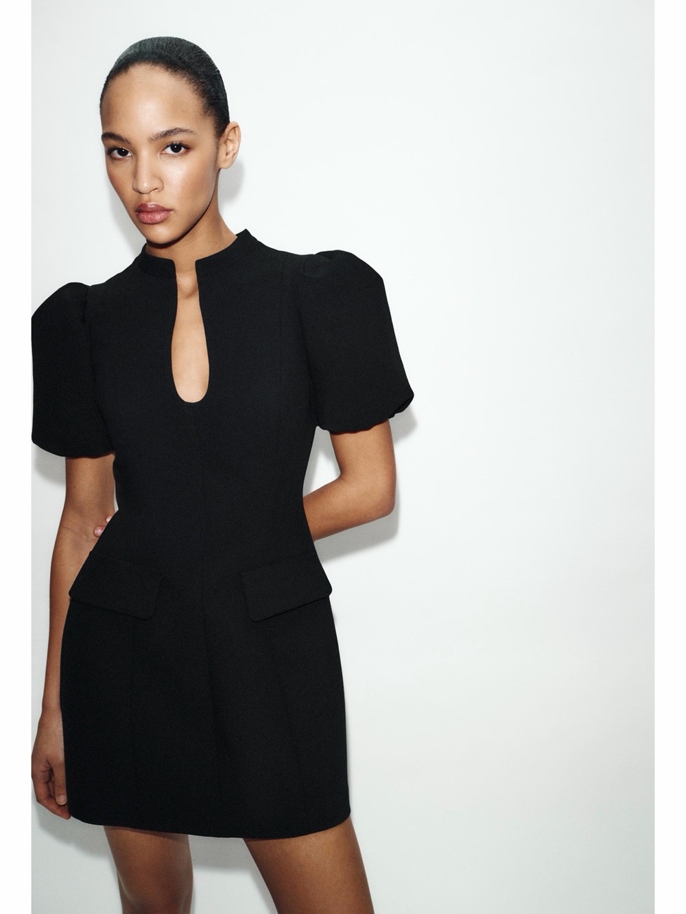 Black Short Sleeve Keyhole Mini Dress